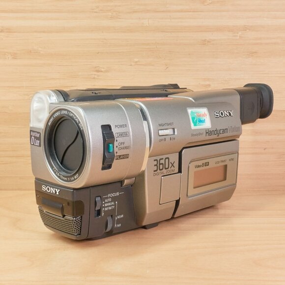 Vintage Sony CCD-TRV57 / Handycam Vision / Video8 XR Camcorder / Made in Japan - Picture 2 of 8
